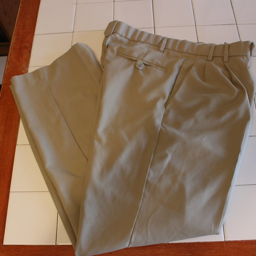 DOCKERS GOLF MENS RELAXED FIT BEIGE PANTS 30X30